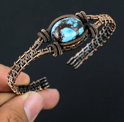 Pulseira ajustável feita à mão de pedras preciosas turquesa com fio de cobre - Imagem 1 de 4