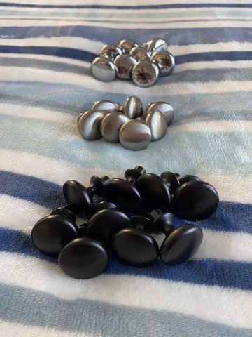 Lot of 24 Round Drawer/Cabinet Pull Knobs- Black, Polished and Brushed Nickel Cover