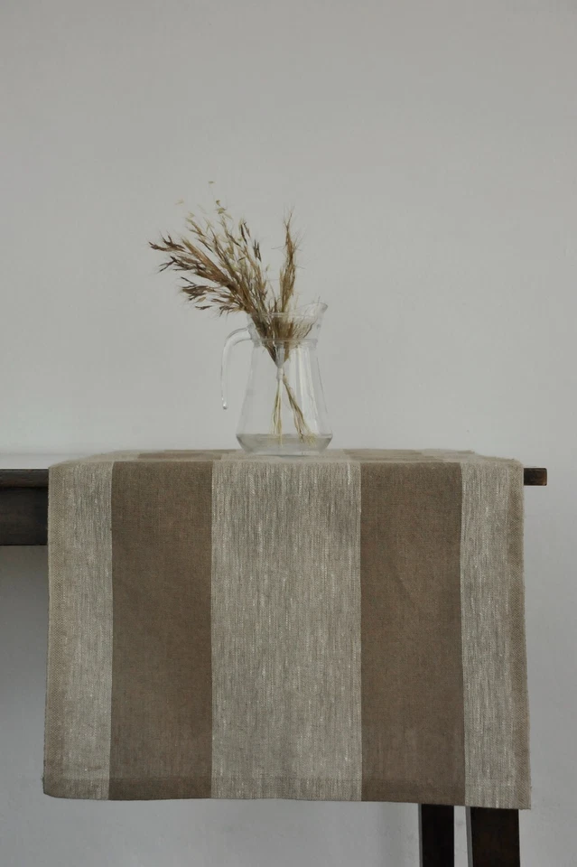 Corredor de mesa listrado de linho natural: elegância rústica - Imagem 1 de 1