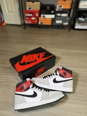 Air Jordan 1 Gris Humo Alto Claro Talla 12 555088-126 LIMPIO PARA HOMBRE Foto 1 de 4