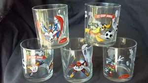 1 Looney tunes Penotti Warner Bros Collectable Glass - Picture 1 of 3