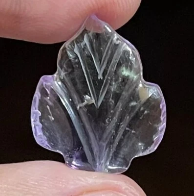 10.7ct 21x17x4.4mm Light Purple Leaf Carved Flat Back Amethyst Cabochon Gem - Image 1 of 4