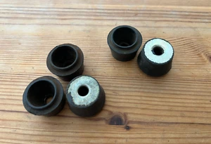 1x NOS STIHL 050 051 075 076 Supporti tampone P/N: 1111 #0009M - Foto 1 di 3