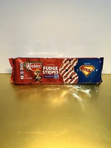 ⚪️ Nuevo Keebler SUPERMAN Edición Limitada Fuerte Berry Fudge Rayas Galletas 9.5oz - Imagen 1 de 2