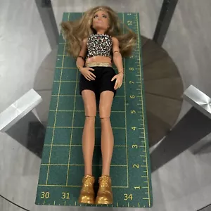WWE Superstars Carmella 2017 Mattel 12” scala 1/6 bambola Barbie stampa leopardata - Foto 1 di 7