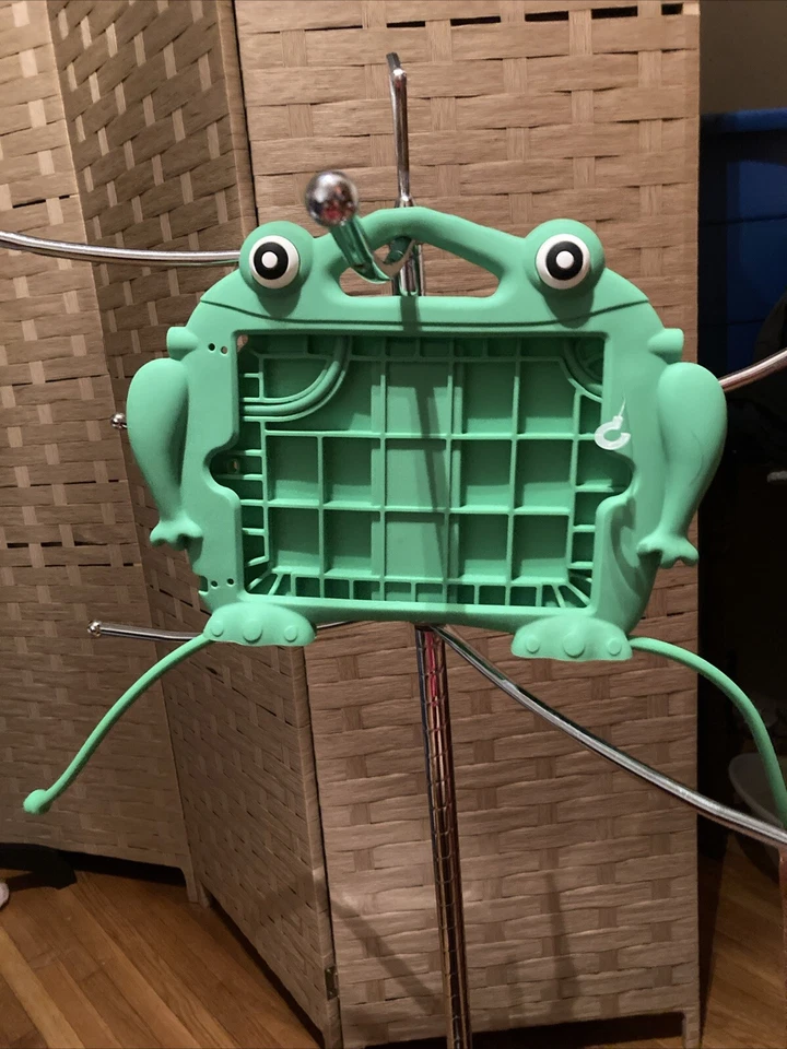 Pop Eyed Frog Sillicone Tablet Holder - Image 1 of 4