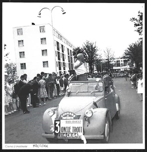 1997 -- MOURENX . COURSE . 2 CV CITROEN EN GROS PLAN . 3Y669 - Foto 1 di 1