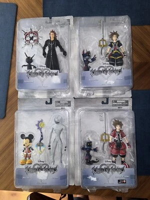 王国之心人偶套装 2017 年钻石精选玩具带 GameStop 限定 Sora — 第 1/4 张图片