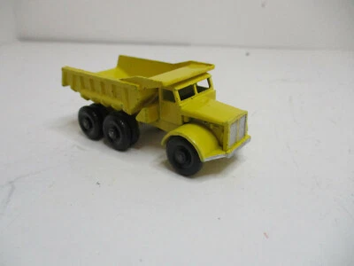 LESNEY MATCHBOX #6C1 QUARRY DUMP TRUCK ORIGINAL W/BLACK PLASTIC WHEELS NEAR MINT - Image 1 of 4