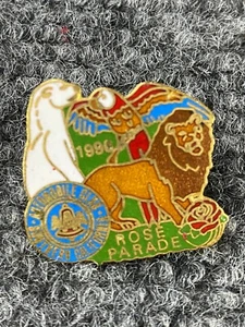 Pin 1996 AAA Rose Parade Polar Bear, Parrot and Lion Pin - Picture 1 of 3