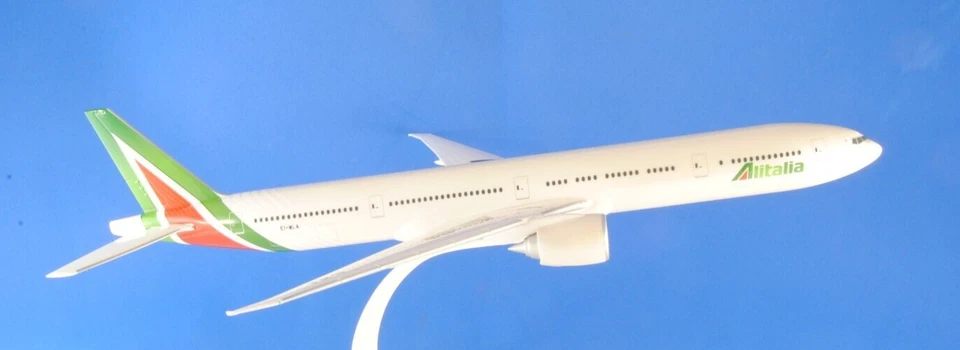 HERPA 612555 Aereo modello Boeing 777-300ER  compagnia Alitalia 1:200 Snap-Fit - Immagine 1 di 4