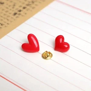 Minimalist Red Heart Resin Brooch Women Jewelry Gifts Students Bag Cartoon Badge - Picture 1 of 5