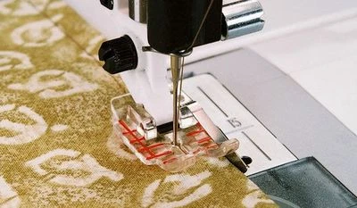 Clear ¼ inch Piecing Foot w/Guide Fit Viking Husqvarna Sewing Machine 4129274-45 - Image 1 of 4