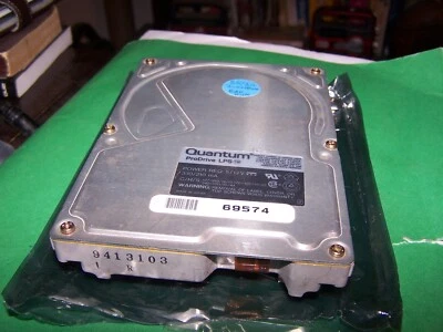 Mac Perfoma 637 Apple 3.5" 230MB SCSI 1 Hard Drive with Mac OS 7.1.2P - Image 1 of 3