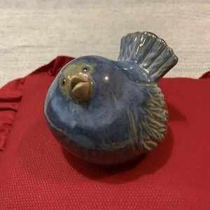 Statuetta vintage Studio Art Pottery Birdie blu smaltata forma a bulbo (F3) - Foto 1 di 9