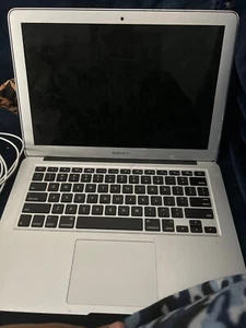Apple MacBook Air 13” - A1466 Early 2015 - i5 1.6GHz, 4GB RAM, 128GB SSD Good - Picture 1 of 1