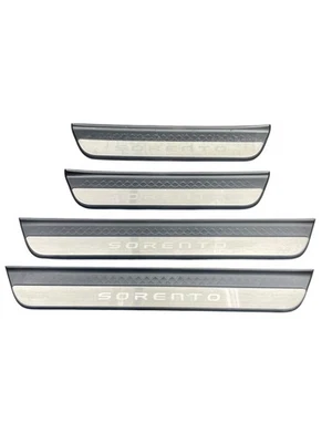 KIA SORENTO 2024 OEM JUEGO DE PLACAS DE ALFÉIZAR DE PUERTA DELANTERA Y TRASERA (4) *RASPADAS* Foto 1 de 4