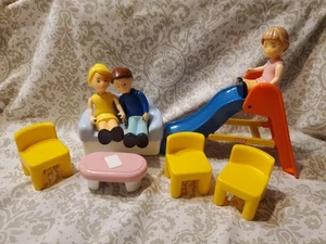 Lote de muebles y muñecas vintage Little Tikes para casa de muñecas R4 - Imagen 1 de 7