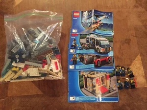LEGO- CITY- POLICE- MUSEUM BREAK-IN- 60008- 100% COMPLETE- - Picture 1 of 6