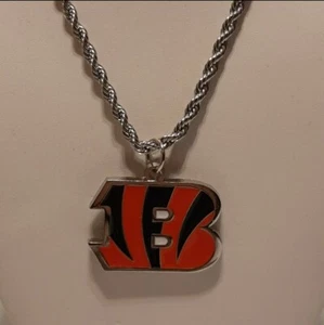 CINCINNATI BENGALS Pendant Charm / 24" STAINLESS STEEL 4MM ROPE CHAIN NECKLACE - Picture 1 of 7