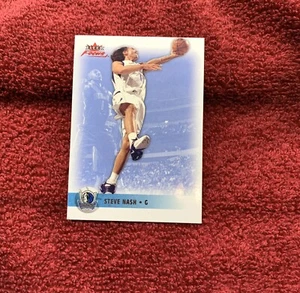 Steve Nash NBA 2003 Fleer Suns Card  - Picture 1 of 2