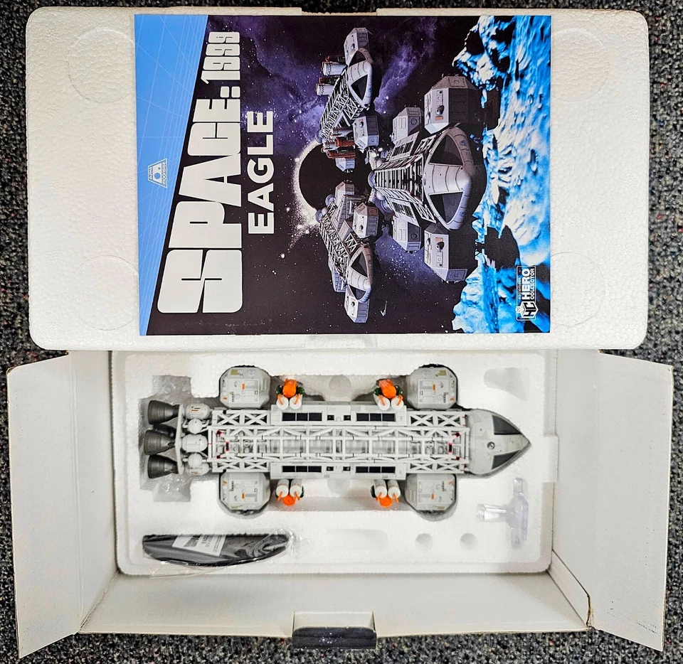 Eaglemoss Space 1999 Eagle Transporter Ship WITH SIDE BOOSTERS