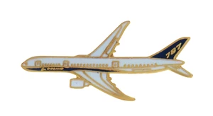 Boeing 787 Aircraft Pin Badge - Foto 1 di 3