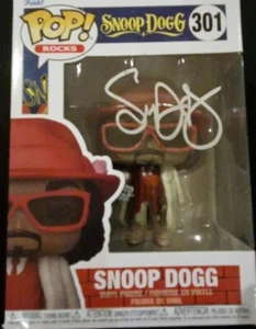 Snoop Dogg Signed Funko Pop - Picture 1 of 6