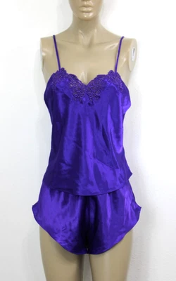 复古 Victoria's Secret M 码紫色睡衣上衣短裤套装蕾丝金色标签 — 第 1/4 张图片