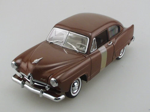 Kaiser Henry J 1951 Caribbean Coral Metallic Sunstar 5101 1/18 1:18 Platinum - Immagine 1 di 2