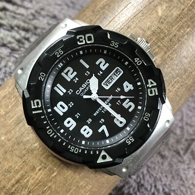 Casio Men 5125 MRW-200H Dress Day Date Black Dial Quartz 43mm Watch 7 3/4" - Image 1 of 4