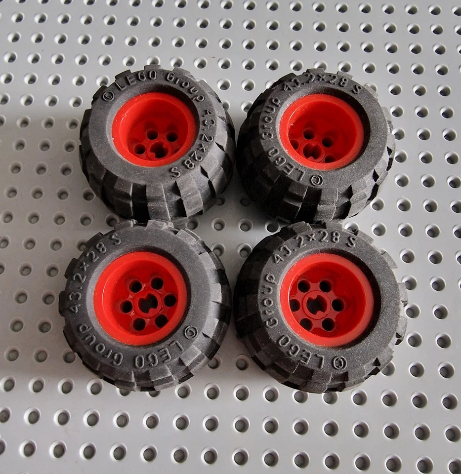 Lego Technic Technik Reifen 43.2x28 S Felge rot  Autoreifen 4 Stück A140 - Bild 1 von 1