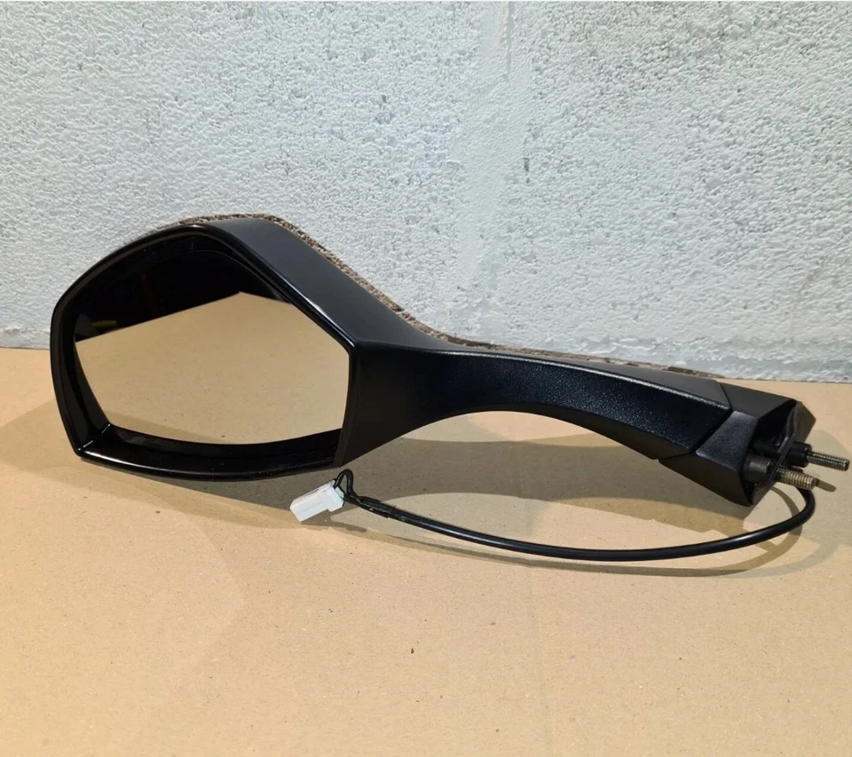 NEW Genuine Triumph Sprint ST1050 Left Hand Wing Mirror Indicator Arm Glass GT - Image 1 of 1
