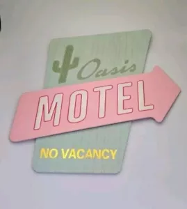 Nuevo letrero de pared retro Oasis Motel Target Bullseye Playground verano 2024 - Imagen 1 de 4