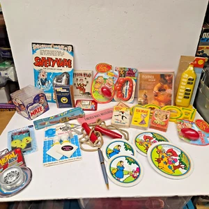 Vintage Novità Dime Store Trucchi Magici Alice nel Paese delle Meraviglie Brady Mazzo Fuori Produzione! - Foto 1 di 22