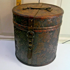Vintage Retro Large MCM Round Wig Hat Travel Case Box - Picture 1 of 7