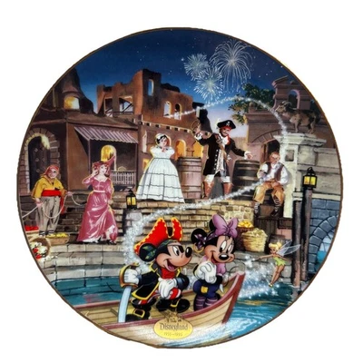 Plato 40 Aniversario Disneyland Bradford Exchange “Piratas del Caribe” Foto 1 de 4