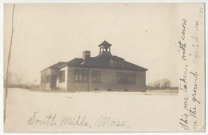 1908 South Mills, MA Mass - FOTO REAL Casa escolar en nieve - Massachusetts - Imagen 1 de 2