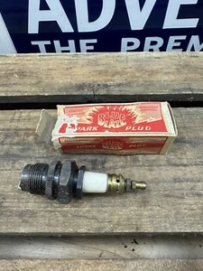 Vintage Veteran BLUE BLAZE Spark Plug Car Ford Chev Buick Dodge in Box - Bild 1 von 8