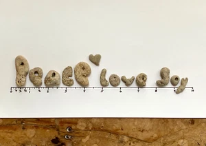 Rocce naturali a forma di lettera PACE AMORE GIOIA ❤️Spiaggia parole pietre ciottoli arte strega US - Foto 1 di 9