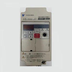 ▀▄▀▄▀ YASKAWA CIMR-J7AAB0P4 VS MINI J7 1.1KVA 0.4KW INVERTER DRIVE CIMR J7AAB0P4 - Bild 1 von 2