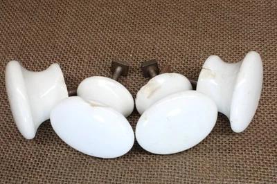 4件旧旋钮2英寸抽屉拉门白色瓷器1800年代方形螺母复古芯片 — 第 1/4 张图片