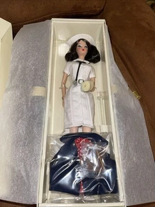 THE NURSE SILKSTONE BARBIE PUPPE 2005 GOLD LABEL MATTEL J4253 NEU - Bild 1 von 14