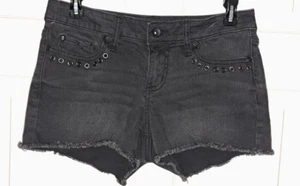 Lovesick Women Black Denim Distressed Frayed Hem Low Rise Shorts Size 5 - Picture 1 of 4