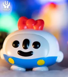 UNBOX SANRIO Hello Kitty & AKINORI OISHI Christmas Limited Edition H2.3inch(6CM) - Picture 1 of 4