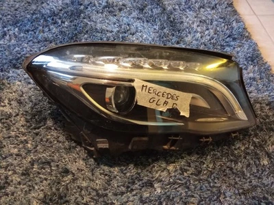 phare bi xenon  avant gauche Mercedes GLA - Photo 1/4
