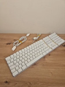 Apple A1048 Clavier filaire USB blanc authentique original UK - Photo 1/14