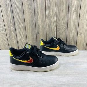 Nike Air Force 1 Low '07 LV8 Hombres Talla 10.5 Negro Blanco Zapatos Atléticos Tenis - Imagen 1 de 17