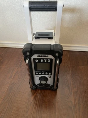 Makita XRM02 18V LXT Lithium-Ion Cordless Job Site Radio TOOL ONLY (TESTED) - Image 1 of 4