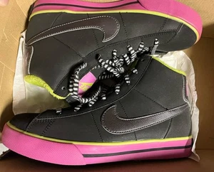 Nike Sweet Classic High 2012 Sportschuhe Mädchen Größe 5 Kinder schwarz/pink 6,5-7W - Bild 1 von 8